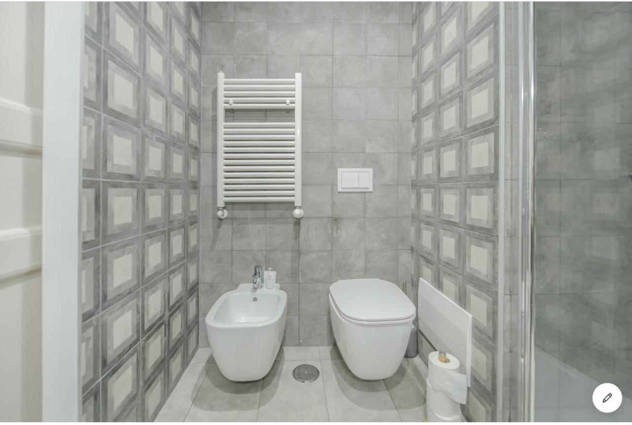Museum Luxury Suites Naples Luaran gambar